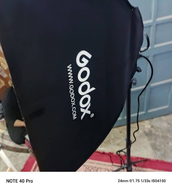 Godox TL-04 bulb Holder with SoftBox ( Delivery available) 14