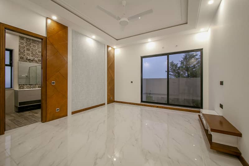 1 Kanal Ultra Modern Lavish Bungalow Available for Sale in DHA Lahore 20