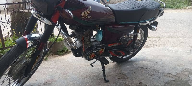 10 by 10 clear new tyre lush xondition 2