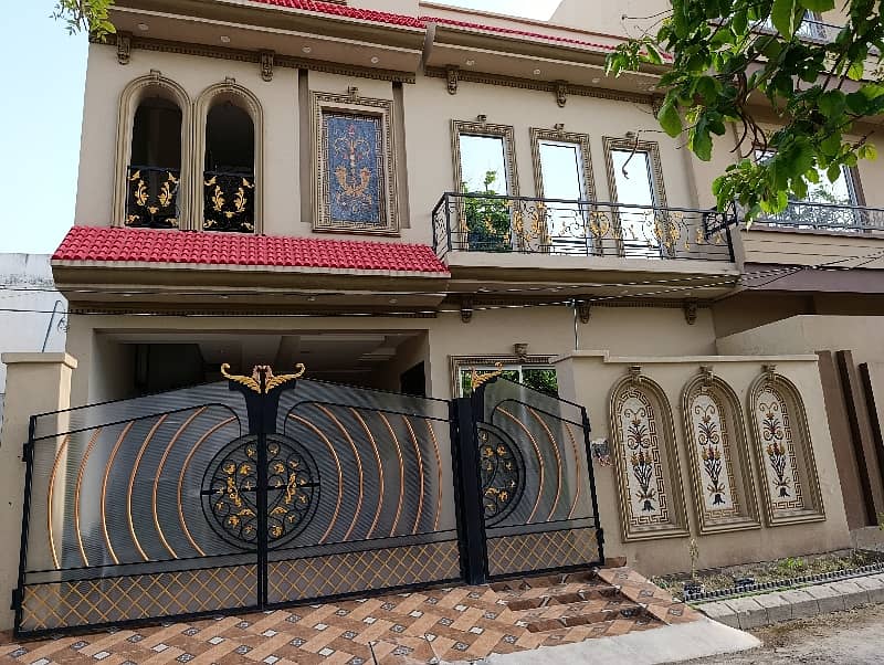 7.5 Marla Facing Park Brand New Designer House For Sale In Johar Town 1