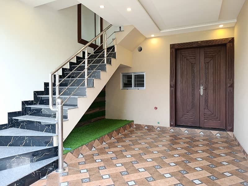 7.5 Marla Facing Park Brand New Designer House For Sale In Johar Town 2