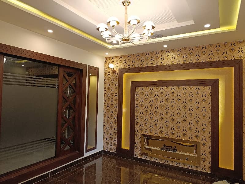 7.5 Marla Facing Park Brand New Designer House For Sale In Johar Town 3