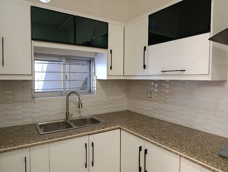 7.5 Marla Facing Park Brand New Designer House For Sale In Johar Town 7