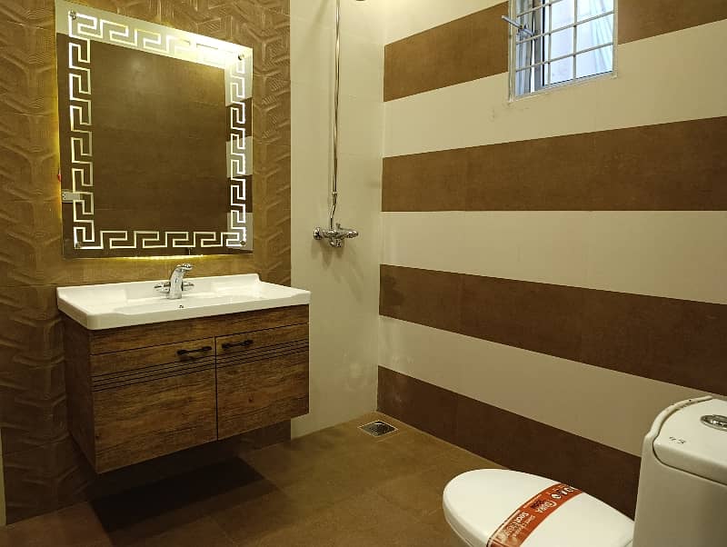 7.5 Marla Facing Park Brand New Designer House For Sale In Johar Town 10