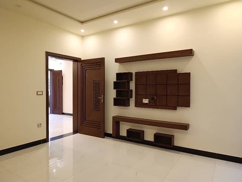 7.5 Marla Facing Park Brand New Designer House For Sale In Johar Town 12