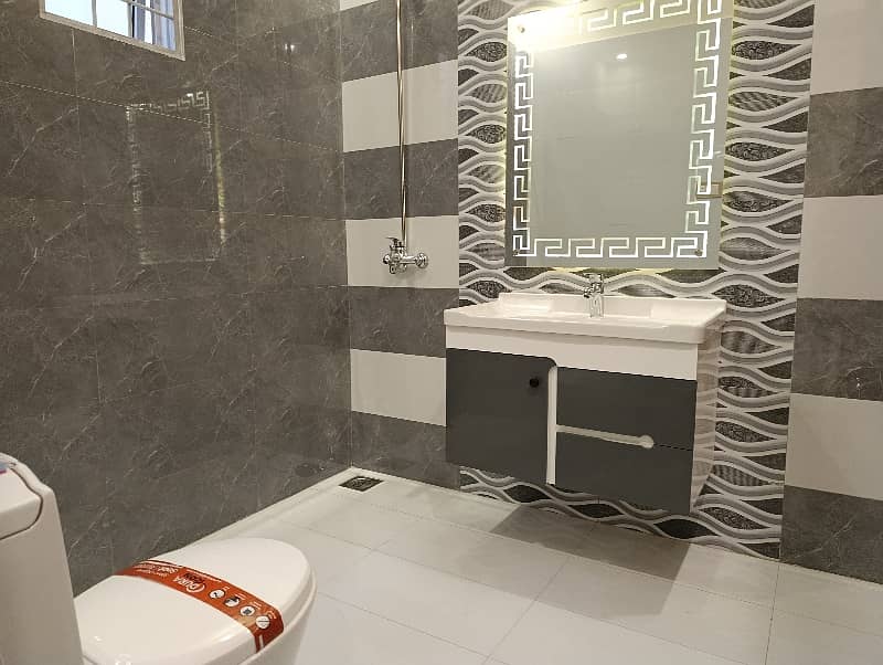 7.5 Marla Facing Park Brand New Designer House For Sale In Johar Town 13