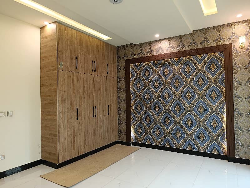 7.5 Marla Facing Park Brand New Designer House For Sale In Johar Town 16