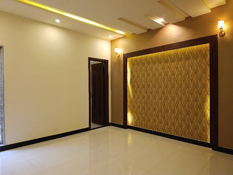 7.5 Marla Facing Park Brand New Designer House For Sale In Johar Town 18