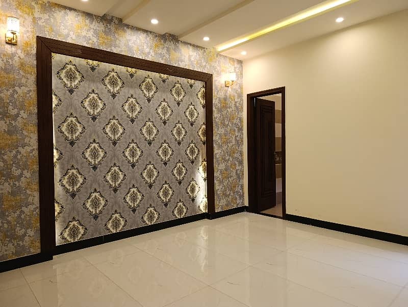 7.5 Marla Facing Park Brand New Designer House For Sale In Johar Town 20