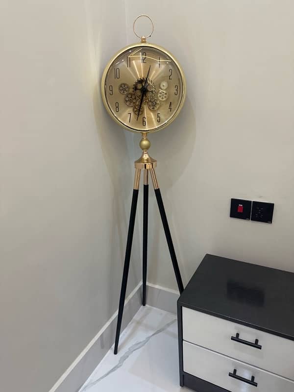Antique clock 1