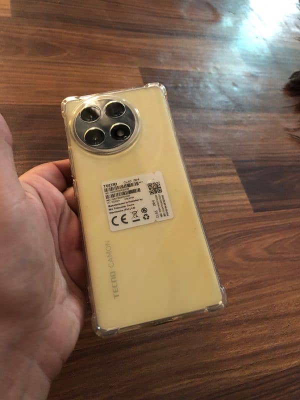 tecno camon 30s (8/256gp) 10/10 in warranty with packing 9