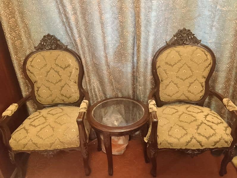 Luxury Chairs with table 0