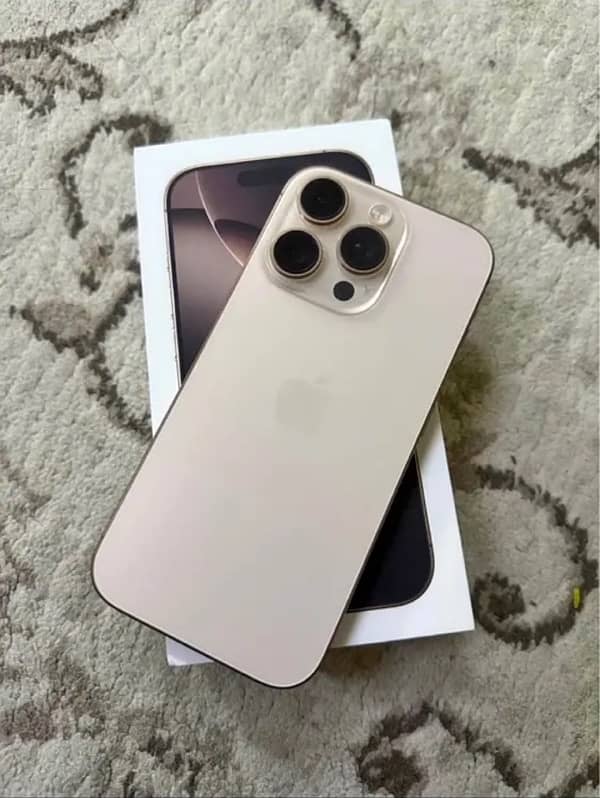 I m selling 16 pro max 256GB HK model 0