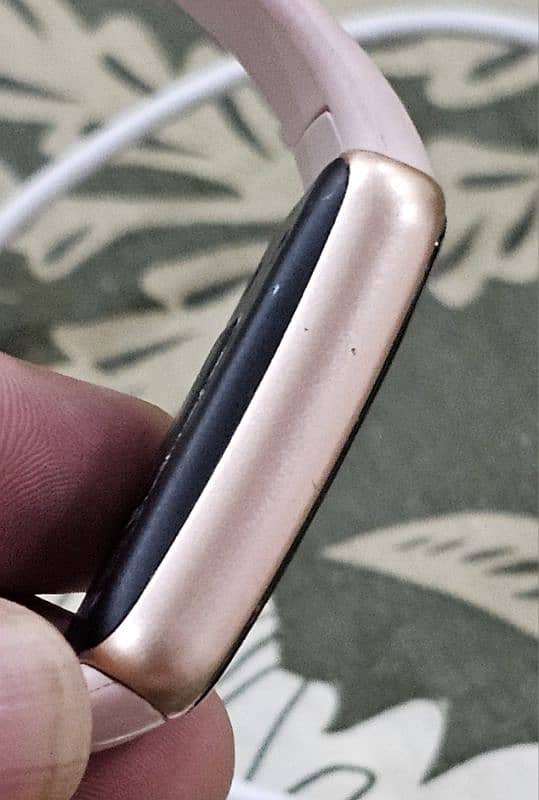 HUAWEI Band 6-032 smart watch 10/9.8 condition with Charger cable 5