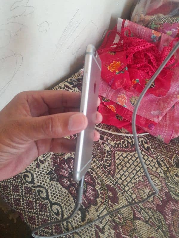 apple I phone 6 s pta approved  64 gb 2