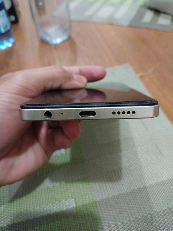 vivo y36 saaf mbl one hand use 8/256 Jo mbl lna chta whi rbta kry 3
