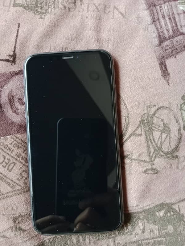 iPhone 11 jv for sale 10 by 10 condition 64 gb with original charger 0
