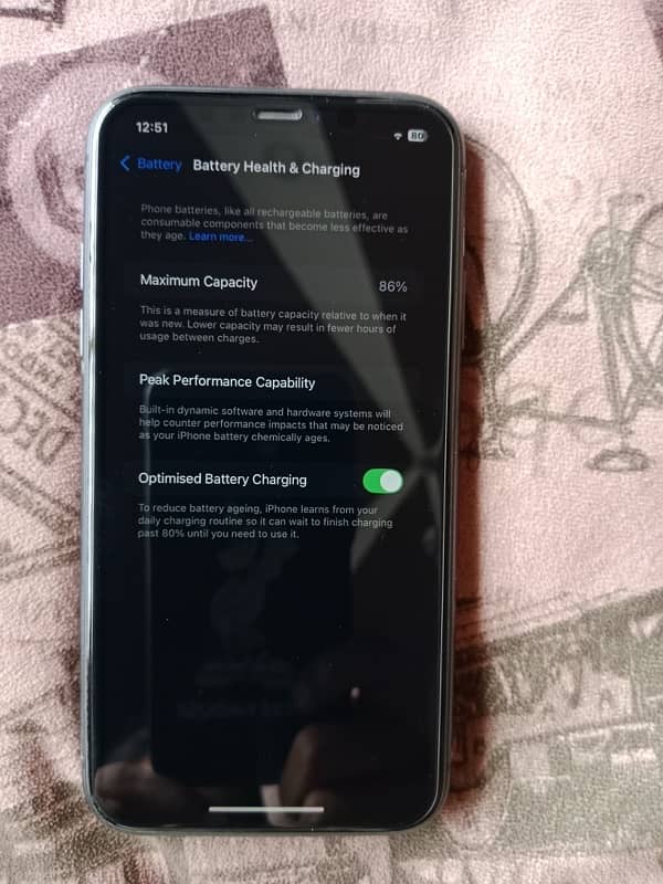 iPhone 11 jv for sale 10 by 10 condition 64 gb with original charger 6