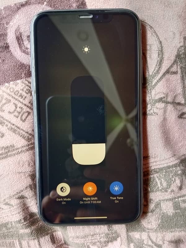 iPhone 11 jv for sale 10 by 10 condition 64 gb with original charger 8