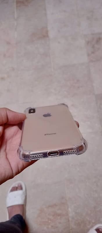 I phone xs 17