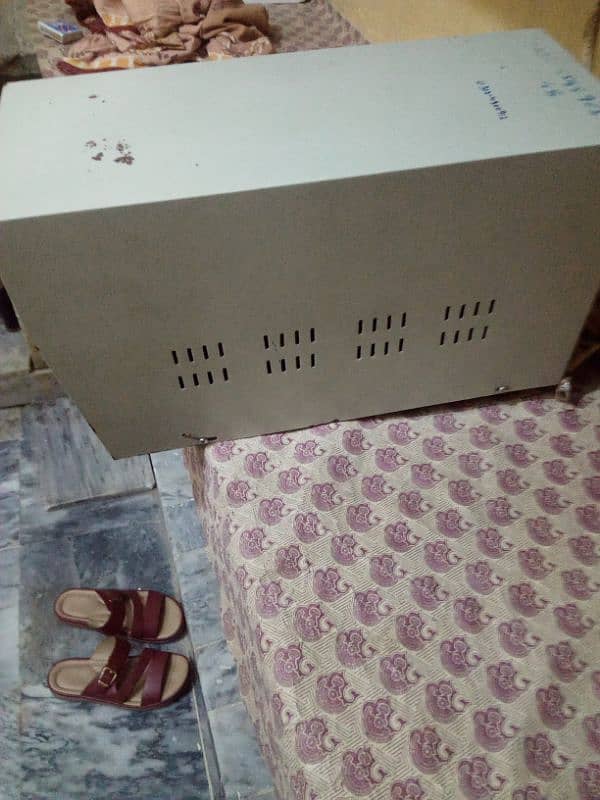 high tech ups in good condition 1