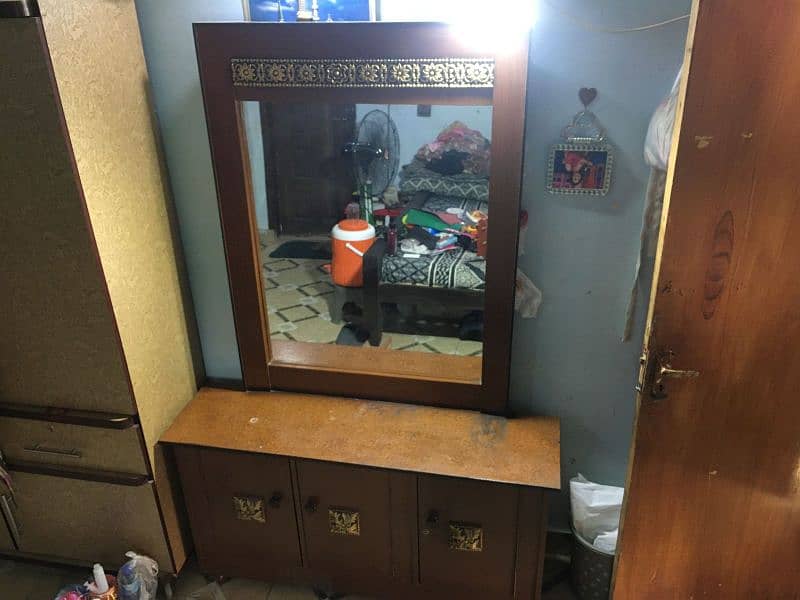 darrasing table for sale 2