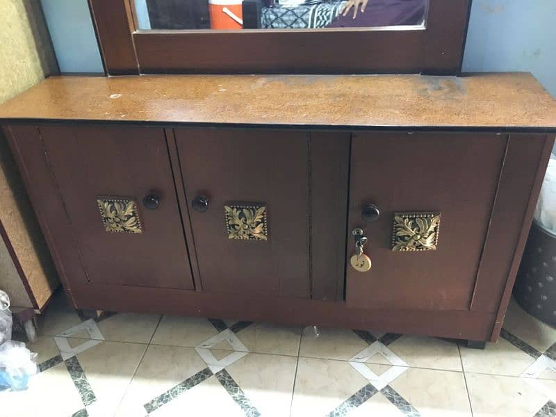 darrasing table for sale 5