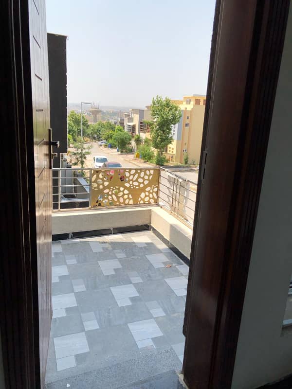 Bahria twon safari valiy 5 Marla proper double unit house 2