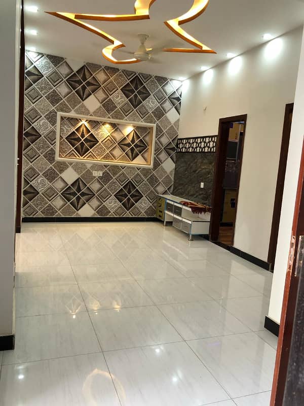 Bahria twon safari valiy 5 Marla proper double unit house 8