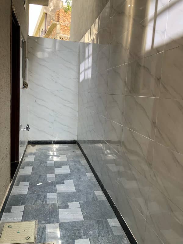 Bahria twon safari valiy 5 Marla proper double unit house 9