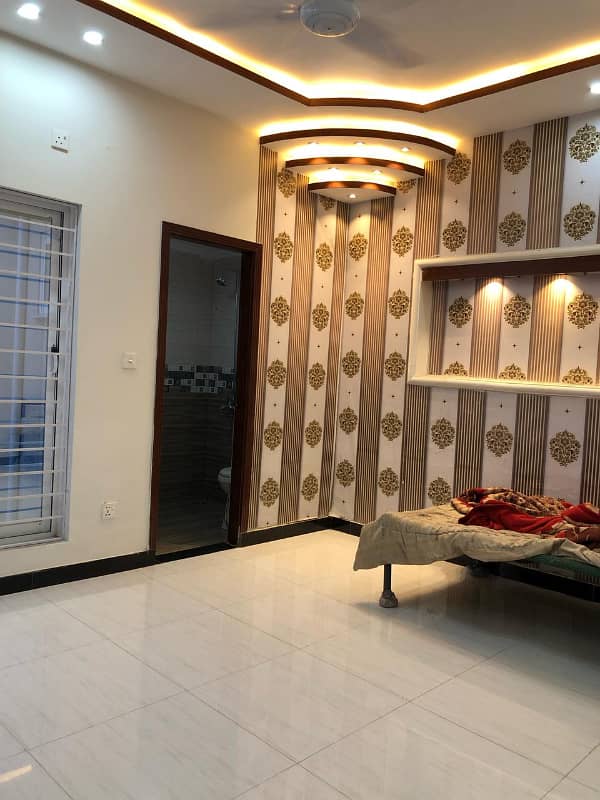 Bahria twon safari valiy 5 Marla proper double unit house 10