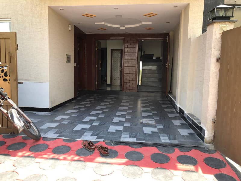 Bahria twon safari valiy 5 Marla proper double unit house 12