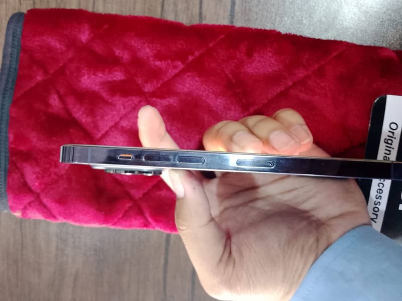 Apple iPhone 14 Pro Max 1