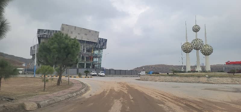 1 Kanal Level and Solid Land Plot for sale. Dem 2.25 Crore Negotiable 1