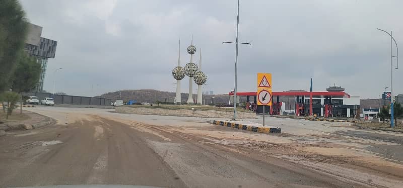 1 Kanal Level and Solid Land Plot for sale. Dem 2.25 Crore Negotiable 3