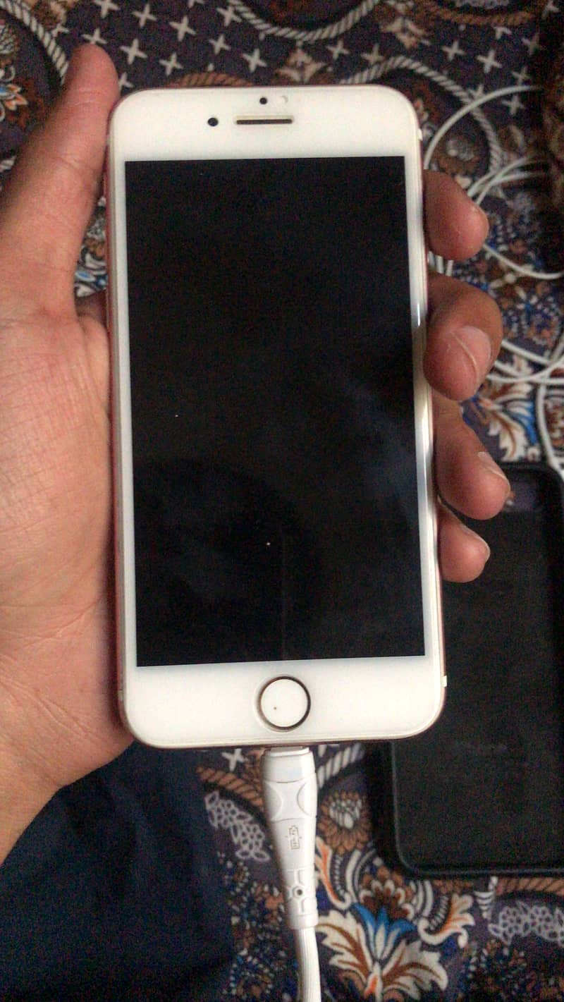 Apple iPhone 7 1