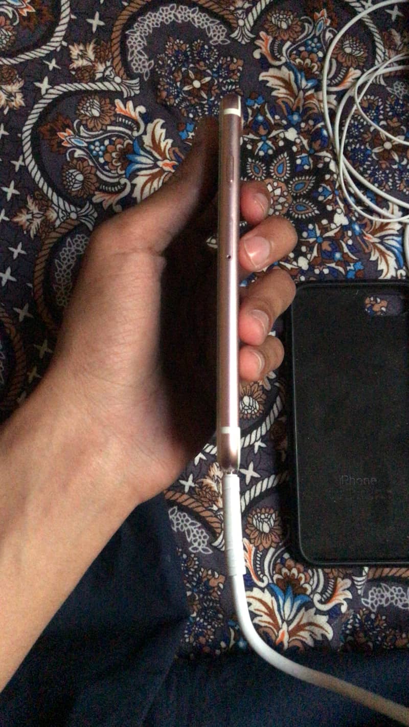 Apple iPhone 7 5