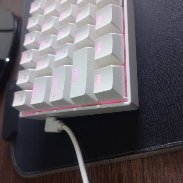 REDRAGON K630 LIGHT PINK ( hot swappable) , WIRED, RED SWITCHES 2