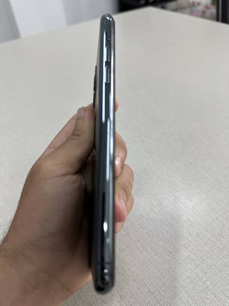 Iphone 11 pro max 256gb Non Pta factory unlock 4
