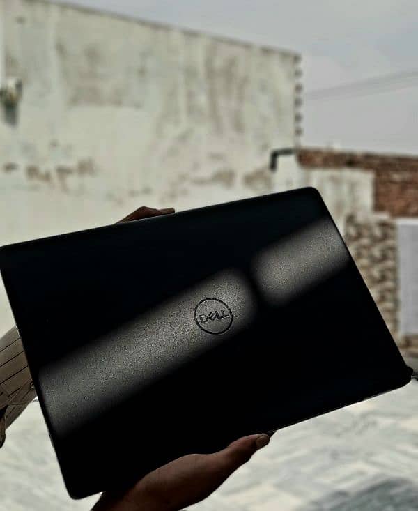 DELL INSPIRON COREi3 10 GEN. 0
