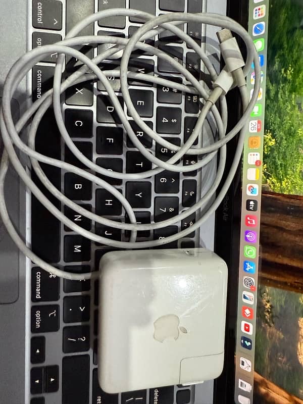 Macbook Air M1 2020 for sale 9