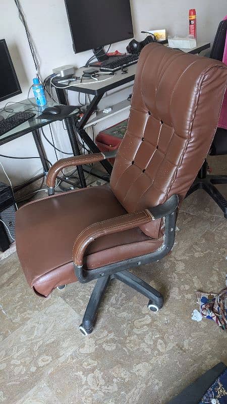 office chair and table for sale 1