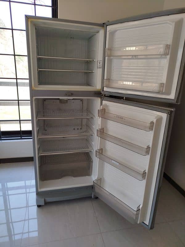Dawlance refrigerator 0