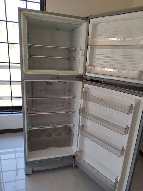 Dawlance refrigerator 1
