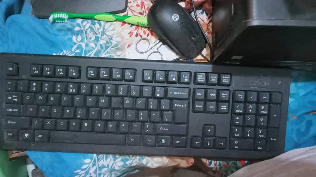 HP Core i3 8th Gen | 8GB RAM | Box Pack | Brand New LCD | Urgent Sale 3
