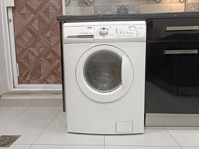 For rent two bed luxury furnished apartment in Bahria town phase 2 5