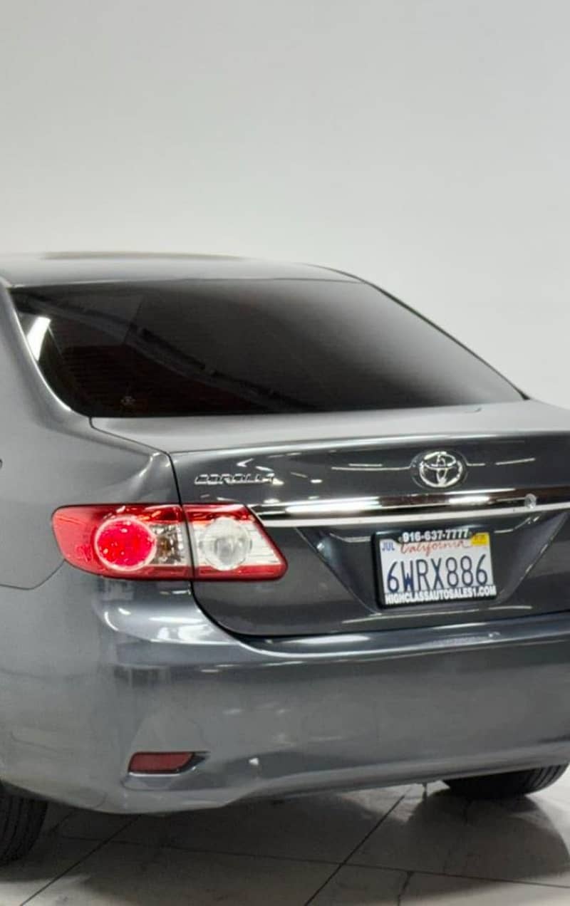 Toyota corolla back screen 2009 to 2013 1