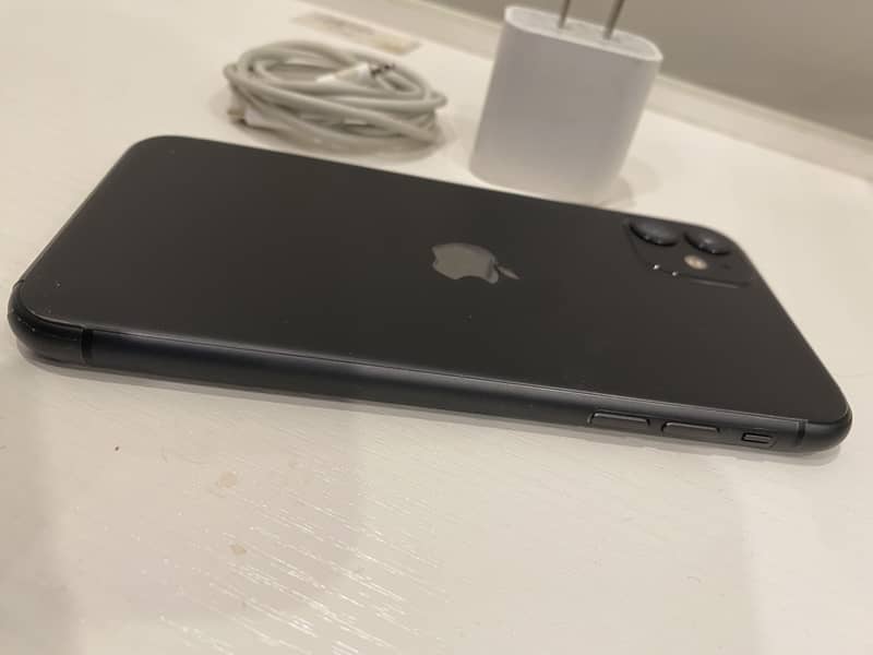 Iphone 11 128GB PTA Approved (Dual Sim) 4