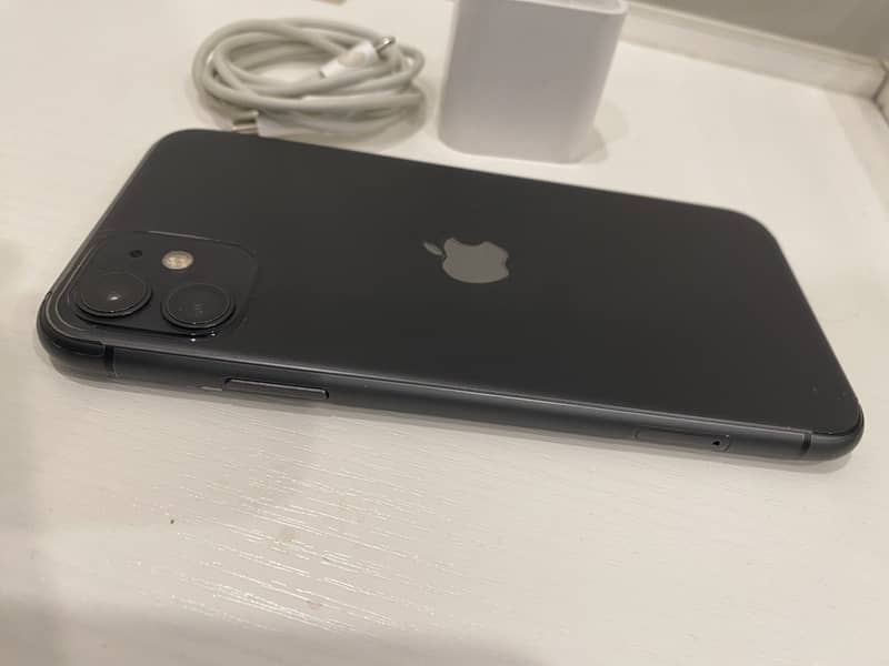 Iphone 11 128GB PTA Approved (Dual Sim) 5