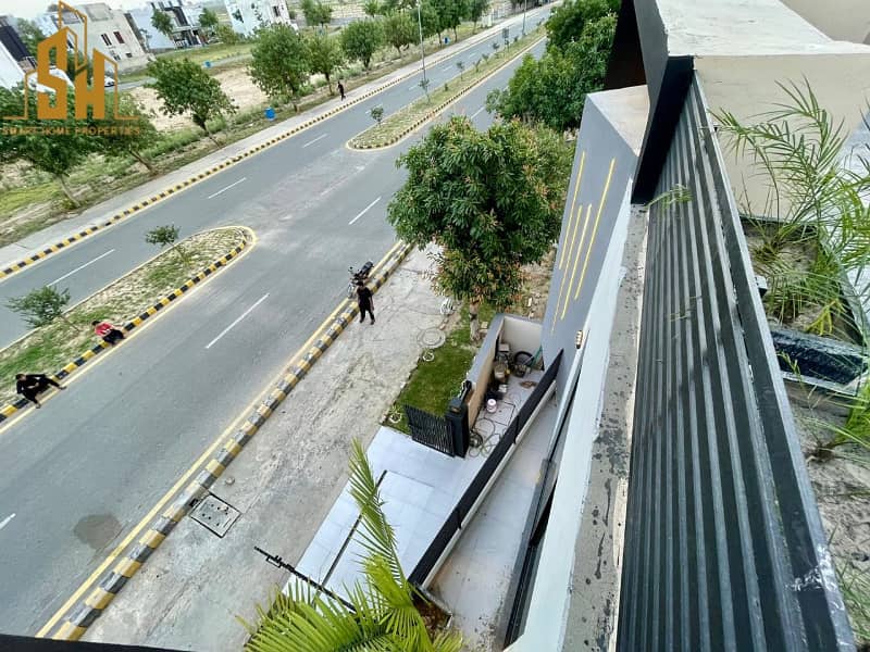 BEAUTIFULLY BRAND NEW HOUSE FOR SALE IN DHA LAHORE 19